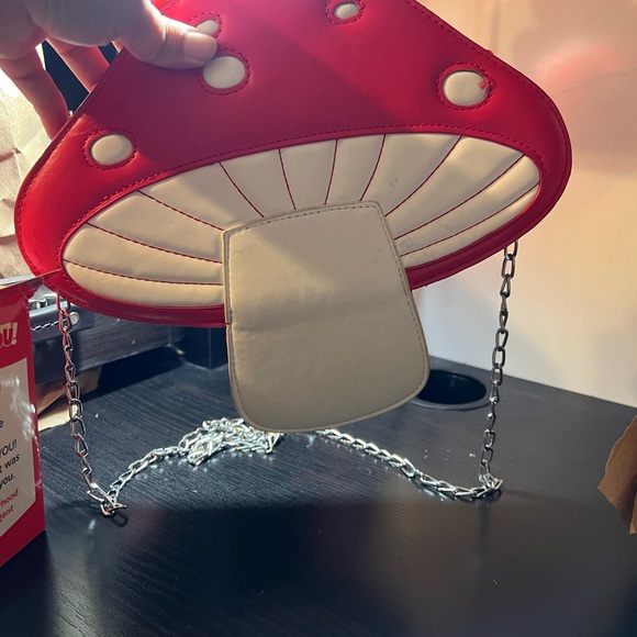 Mushroom purse - Picture 4 of 4